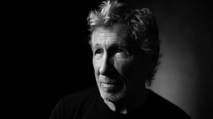 Roger Waters, la nuova versione di ‘The dark side of the moon’ divide critici e fan: “Coraggioso o egoista?”