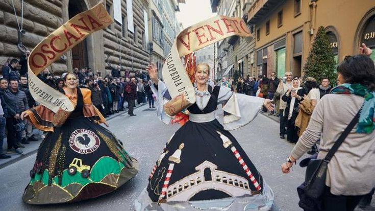 Gran Galà e parata, due giorni in maschera a Firenze. A Foiano il Carnevale più antico