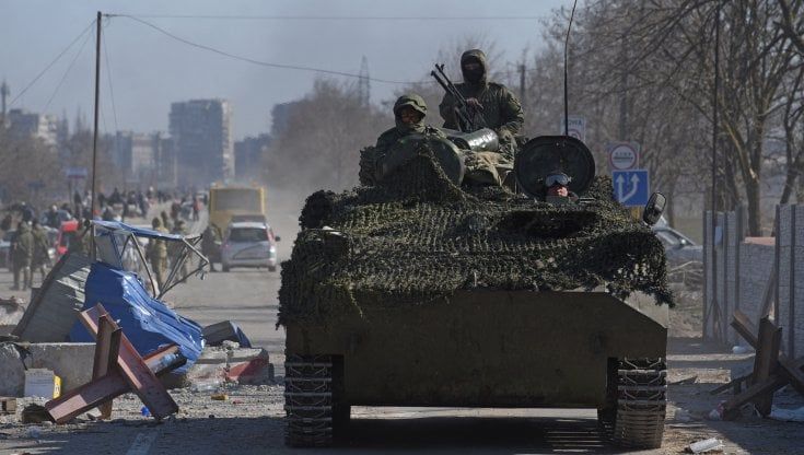 Ucraina-Russia, cos'è successo oggi: Mariupol scivola nelle mani di Putin, Mosca sfodera il super-missile. Botta e risposta con l'Italia