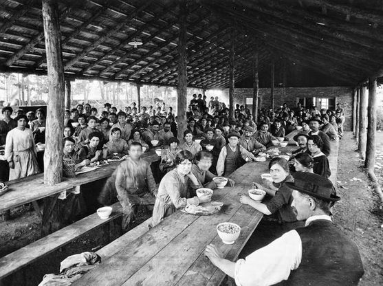 Milano 1917, gli scatti di Luca Comerio nella fabbrica dimenticata