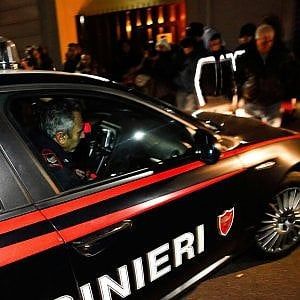 Milano, travolge una ragazza e fugge: pirata della strada inseguito e bloccato da un passante