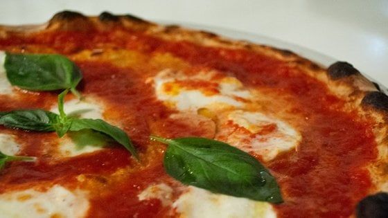 Il giorno dell'orgoglio. "La pizza romana non è un difetto, è uno stile"