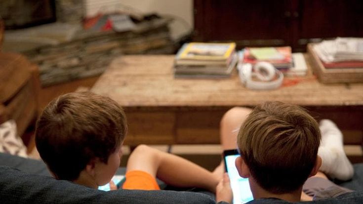 Il cellulare non può sostituire i giocattoli