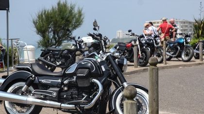 Moto Guzzi protagonista al Wheels&Waves, il popolare festival di Biarritz