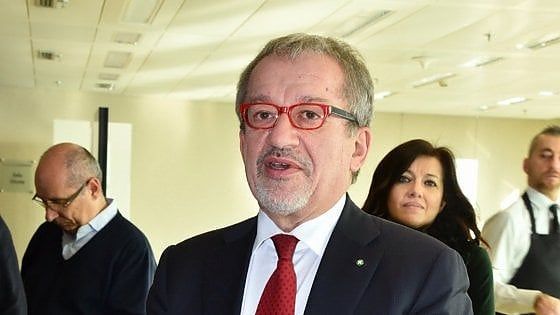 Lombardia, verso la rinuncia di Maroni alle Regionali: il centrodestra diviso sul nuovo candidato