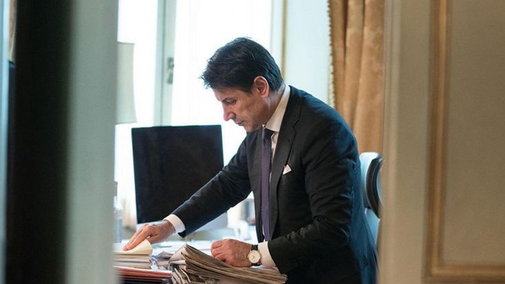 Scatta l'assalto ai fondi del Recovery. E il deficit sale ancora
