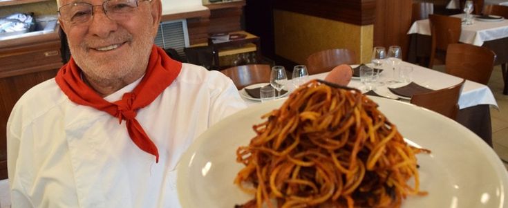 Spaghetti all'assassina, quello che c'è da sapere sul piatto cult barese e 10 posti dove mangiarli
