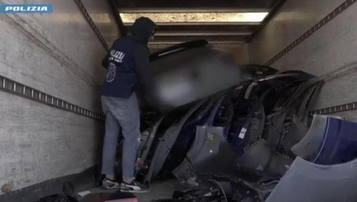 A Cerignola la banda dei ladri d’auto con dipendenti superpagati: “200 euro al giorno più i riposi”