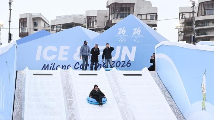 I Giochi scaldano Milano con il tour della fiaccola portata da sportivi e vip