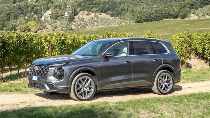 Audi Q7, il grande Suv si rinnova: solo diesel V6, ora è anche sei posti