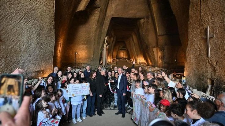 Riapre il cimitero delle Fontanelle: è festa grande nel Rione Sanità