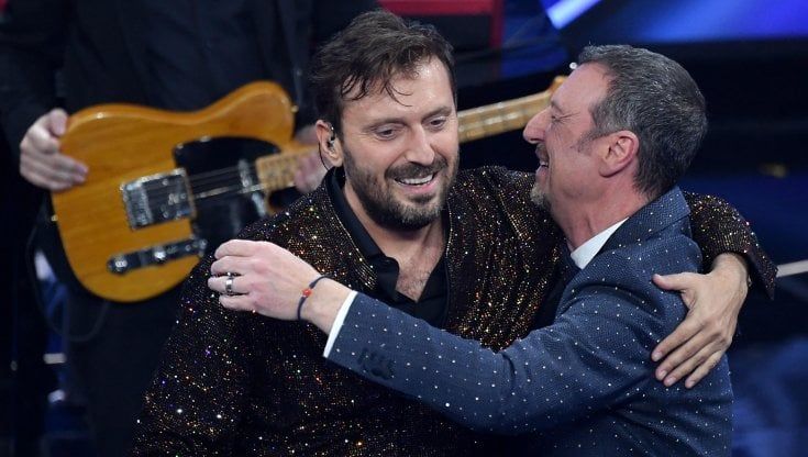 Cremonini, l'incidente con un cameraman a Sanremo 2022 e il lieto fine