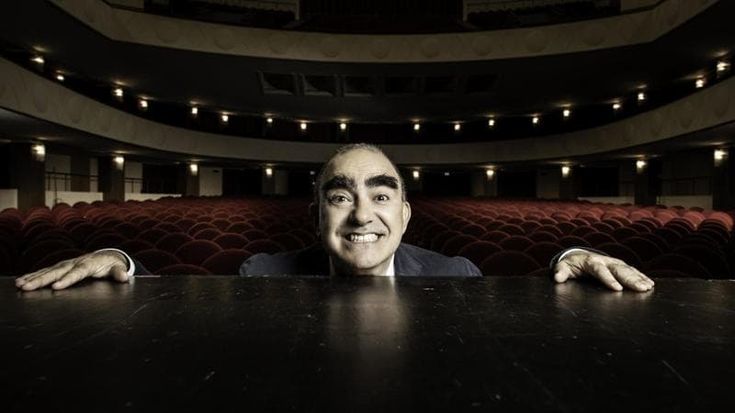 Ridere con Elio, quando la musica è anche follia