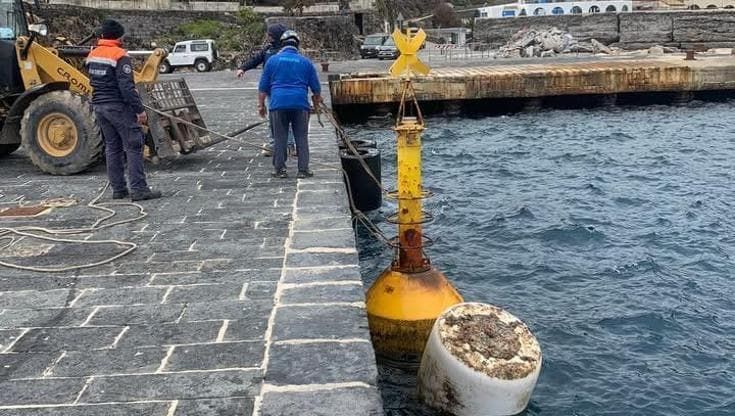 Ustica, recuperata la boa dell’area marina protetta: un aliscafo l’ha agganciata al largo dell’isola