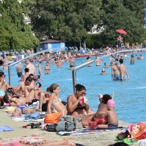 Gavettone di cloro lanciato per errore dalla zia. Diciassettenne finisce all'ospedale