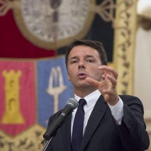 Renzi in missione a Rio e a Roma si parla di referendum...