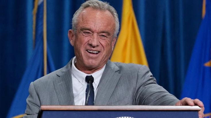 Kennedy Jr. attacca Berlino: “Medici no vax perseguitati”. La replica: “Accuse senza fondamento”