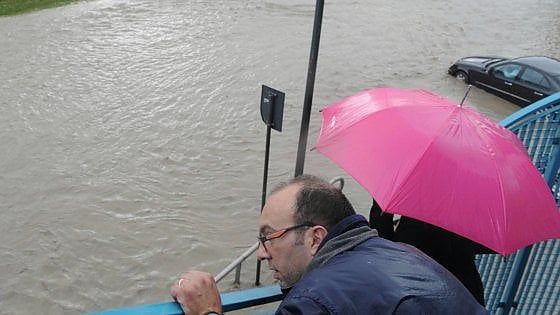 Maltempo in Toscana, mercoledì allerta per vento e mareggiate