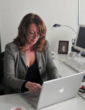 "Pubbliche intimit&agrave;", gli affetti nell'era di internet