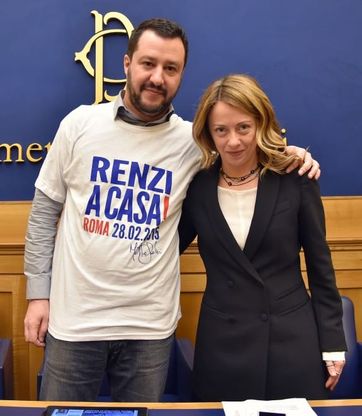 Felpe e t-shirt provocazione: ecco il look Salvini