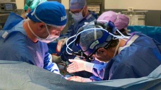 Coronavirus, operazione al cuore a un paziente positivo