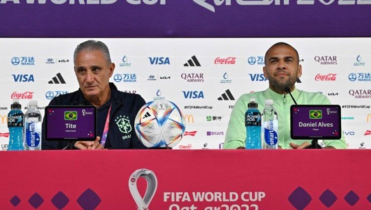 Brasile, Tite rilancia il vecchio Dani Alves: "Qui non ci sono riserve"