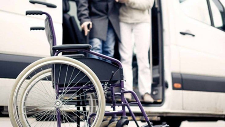 Salento, stop al trasporto di disabili e anziani verso i centri diurni. L'ira delle famiglie: "Vergognoso"