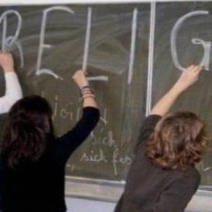 Ora di religione, la denuncia del Comitato Scuola e Costituzione: "Violazioni continue dei diritti degli studenti"