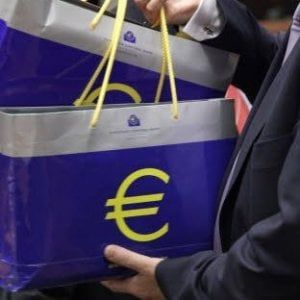 Retribuzioni in aumento. Mercer: le aziende puntano su giovani, donne e impiegati