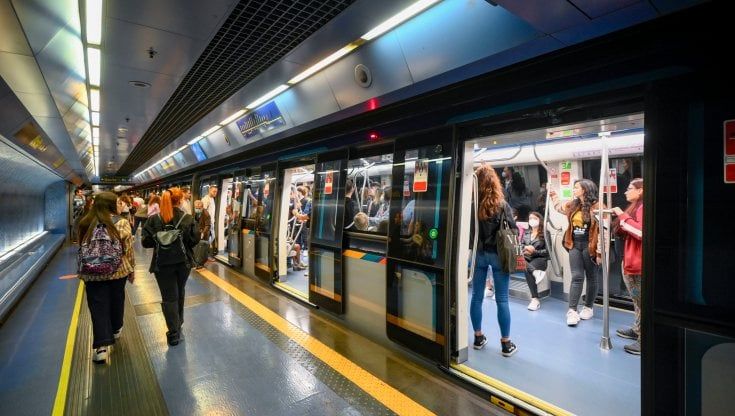 Linea 1, la scommessa del Comune: in servizio per Pasqua il secondo nuovo treno del metrò
