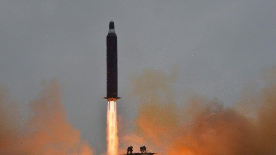 Nord Corea: "Il missile era in grado di colpire gli Usa con una testata nucleare"