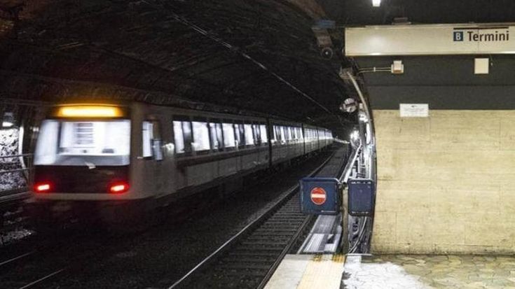 Telecamere di videosorveglianza in metro, indaga il Garante: “Limitano la privacy”