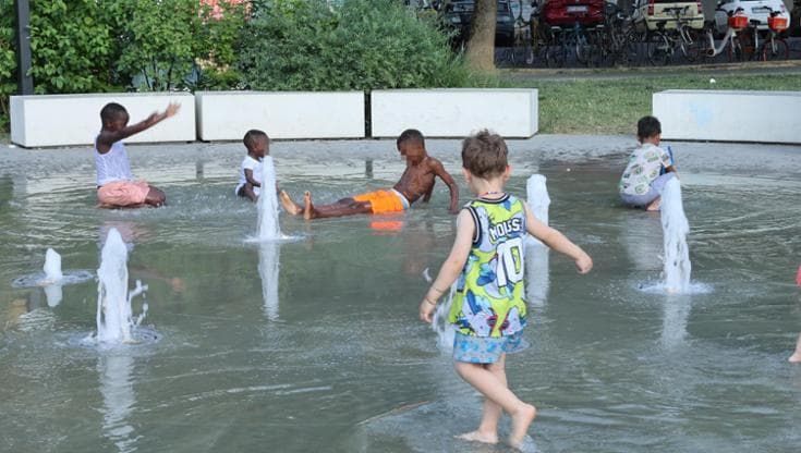 Il papà pediatra: “Mio figlio ha avuto un malore da caldo al nido. Stop alle rette senza pinguini”