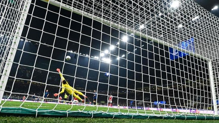 Sommer non convince più l’Inter: il sogno per la porta è Vicario. Ma spunta l’idea Dibu Martinez