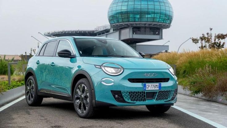 La Fiat 600 raddoppia, dopo l’elettrica ecco l’ibrida