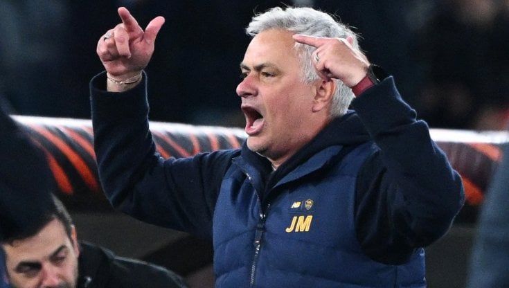 Roma, Mourinho: "Gara gestita bene? Ho i capelli bianchi. Dybala qui ha ritrovato la gioia perduta"