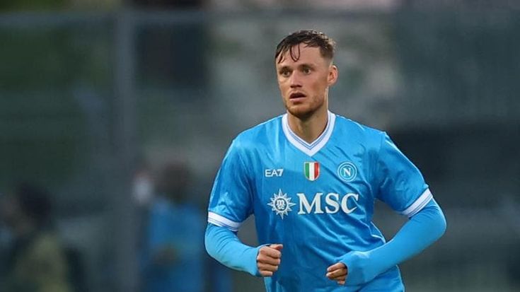 Napoli, contro la Fiorentina Conte punta sui nuovi acquisti: Beukema pronto al debutto