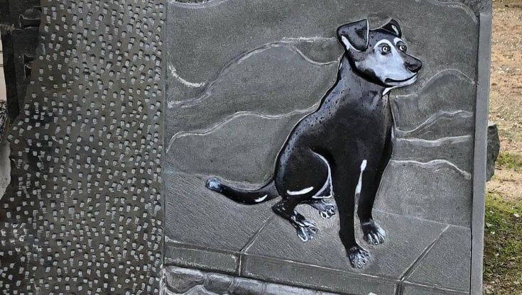 Vellano (Pistoia) inaugura il monumento a Brunello, "il cane di tutto il paese"
