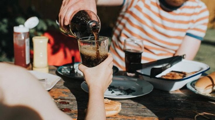 Bevande analcoliche: inflazione, costi e “sugar tax” pesano sui consumi