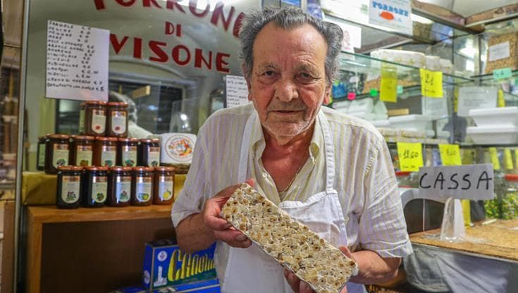 Canelin mani d’autore: da 70 anni è il “re” del torrone