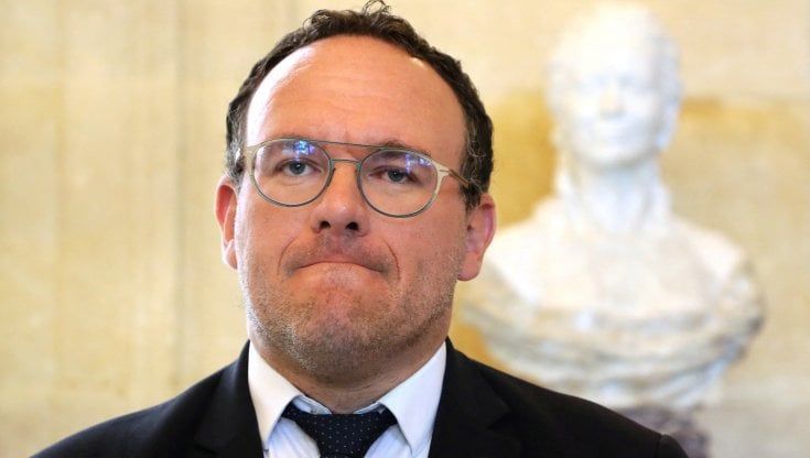Francia, già sotto accusa il nuovo ministro Abad. Due donne: ci ha stuprate