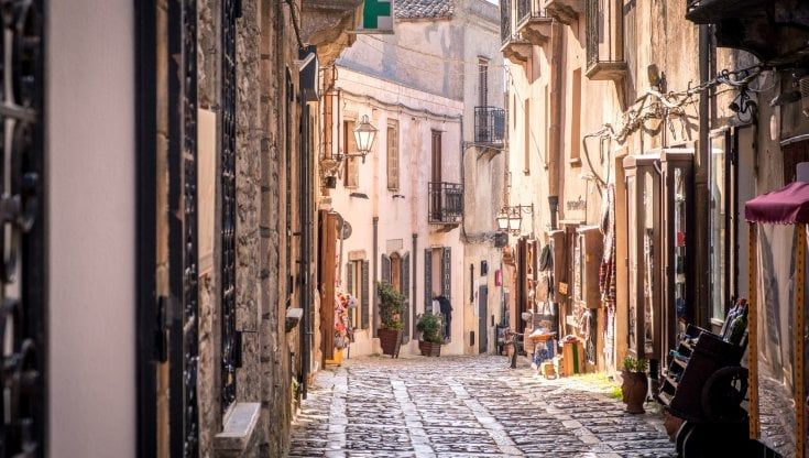 Il virus frena il turismo: i siciliani non partono chi lo fa resta nell'Isola