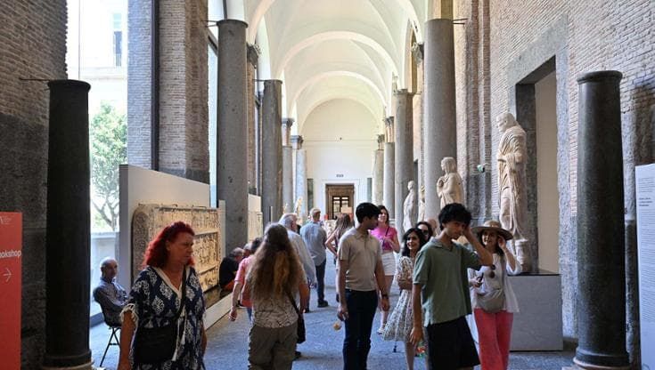 Musei gratis, Pompei prima. Dal Mann a Palazzo Reale tanti giovani nelle sale