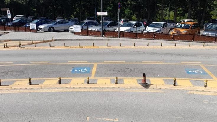Potenza, parcheggiavano abusivamente nei posti per disabili dell'ospedale: sette multe