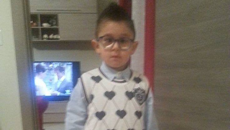 Tragedia a Vetralla,  Matias, 10 anni, ucciso in casa. Arrestato per omicidio il padre: aveva il divieto di avvicinamento alla famiglia