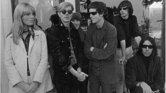 La "poesia visiva" dei Velvet Underground & Nico con Andy Warhol, cimeli e video per raccontare New York