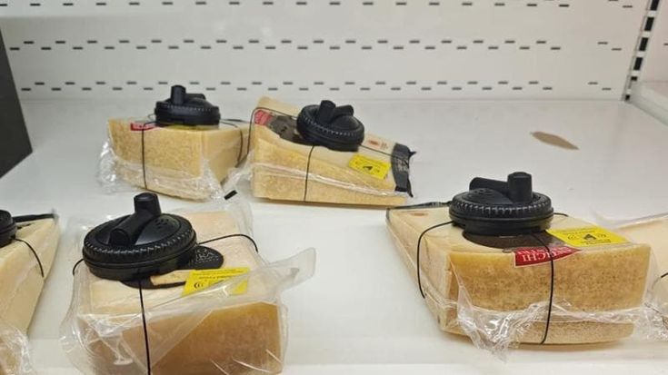 Lo 007 dei supermercati: “Abbiamo messo l’antitaccheggio al parmigiano. Siamo nel mirino dei ladri”