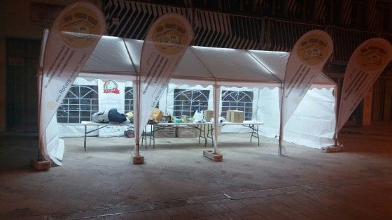 Bari, il flop della raccolta per i poveri patrocinata dal Comune: "Quattro coperte, niente giocattoli"