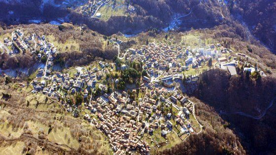 Raduno mondiale di Wikipedia nel paesino di Esino Lario, 300mila euro dalla Regione