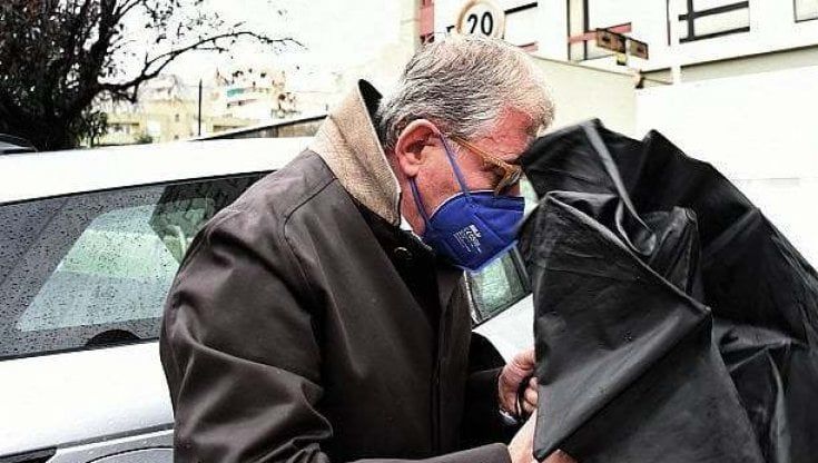 Sesso per curare le pazienti, a Bari via al processo Miniello: in aula le vittime. Il ginecologo non si è presentato 
